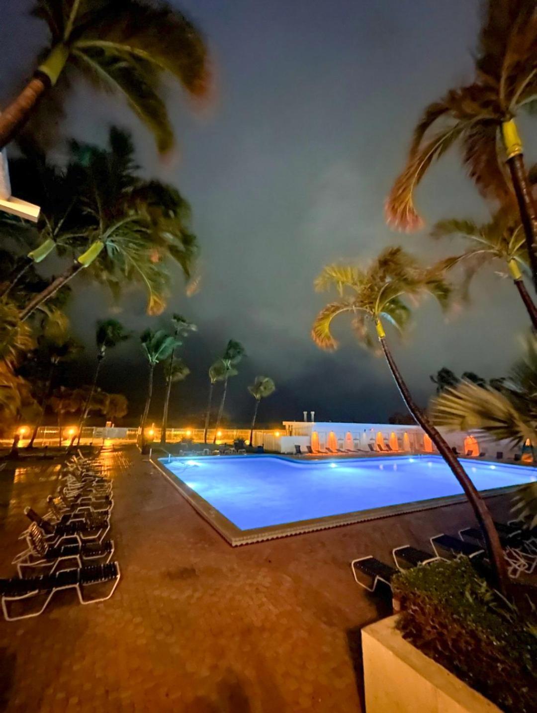 Oceanfront Studio Miami Beach Apartment Exterior photo