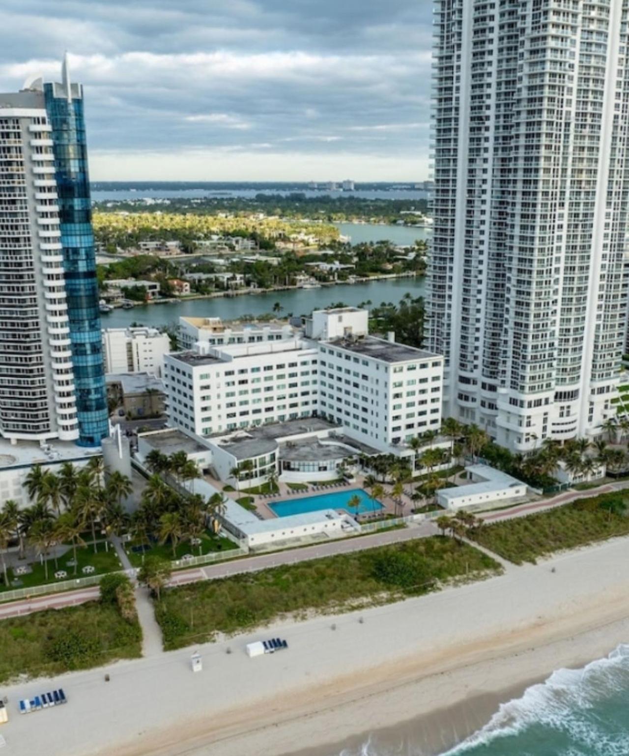 Oceanfront Studio Miami Beach Apartment Exterior photo